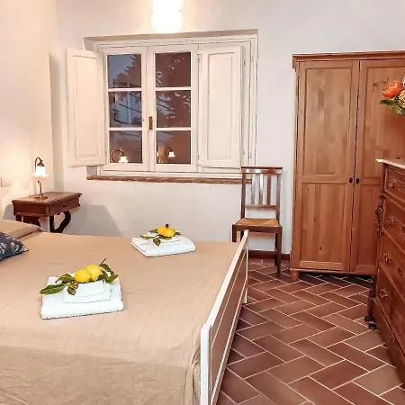 Astra - Cenami - Grande Piscina Con Vista Appartamento